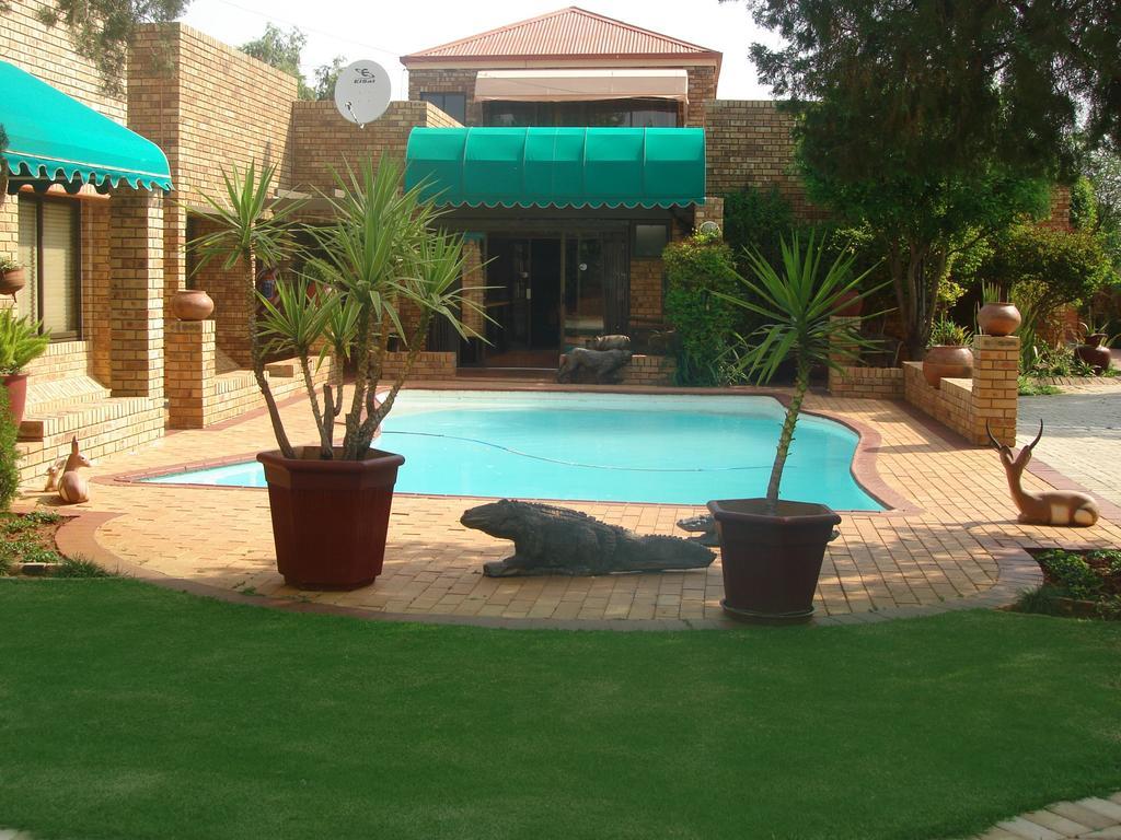 Boga Legaba Guest House & Conference Centre Mafikeng Kültér fotó